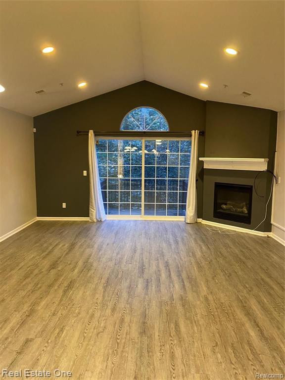 18203 ADRI CIRCLE Circle S, Commerce Twp, MI — Photo 3