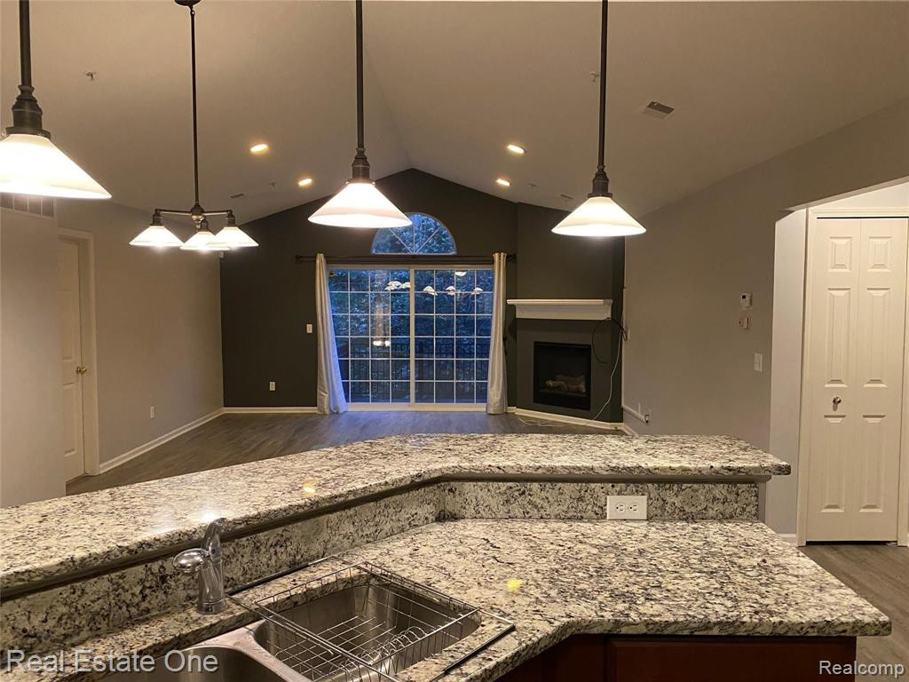 18203 ADRI CIRCLE Circle S, Commerce Twp, MI — Photo 7