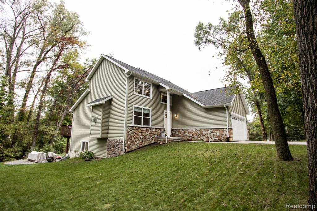 4577 Oaklawn Drive, Pinckney, MI 48169 — Photo 2
