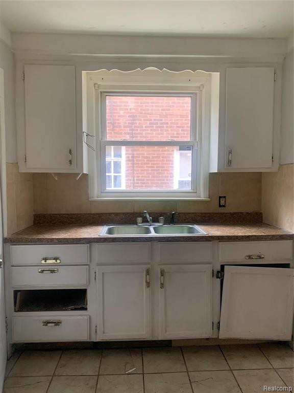 8282 COYLE Street, Detroit, MI 48228 — Photo 8