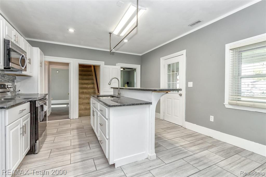 7730 GRAYFIELD Street, Dearborn Heights, MI, 48127