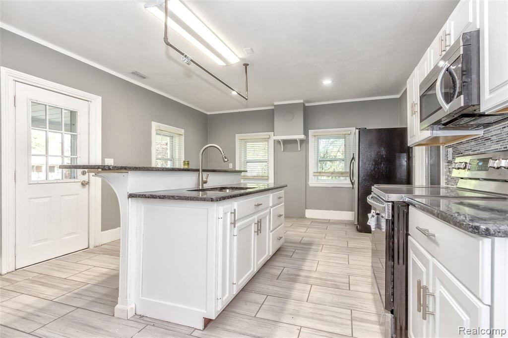 7730 GRAYFIELD Street, Dearborn Heights, MI, 48127