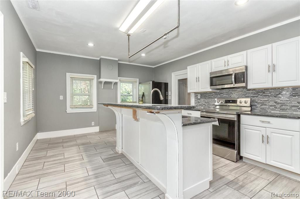 7730 GRAYFIELD Street, Dearborn Heights, MI, 48127