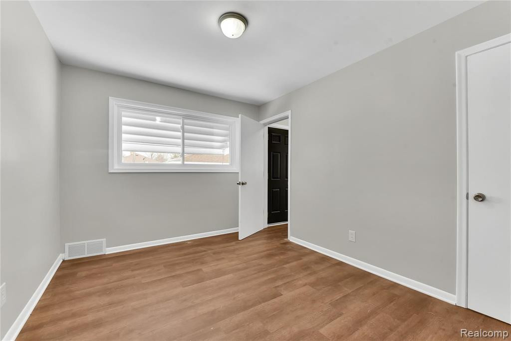 9668 VINE Avenue, Allen Park, MI 48101 — Photo 3