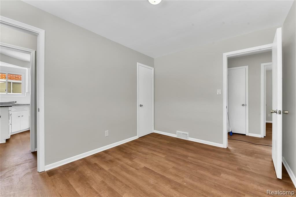 9668 VINE Avenue, Allen Park, MI 48101 — Photo 4