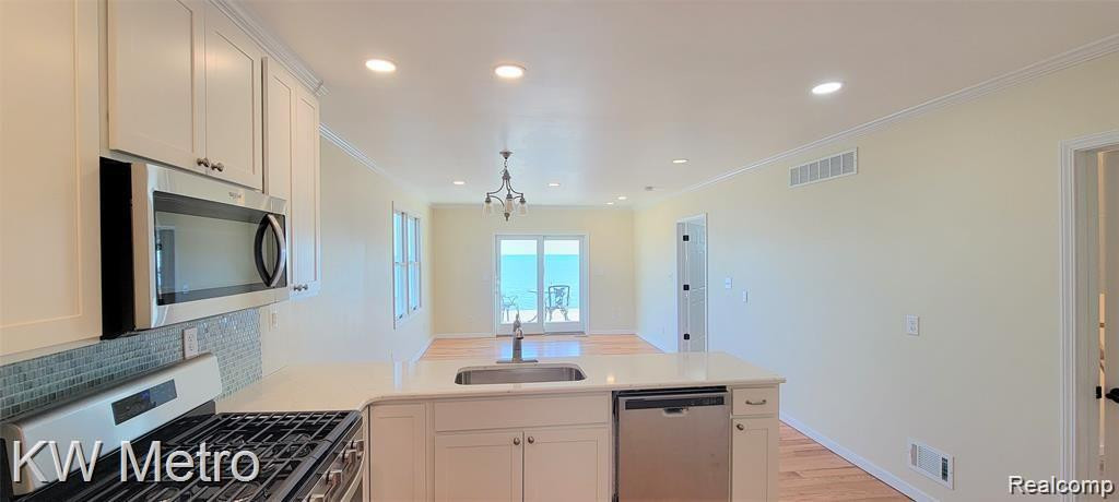 7496 LAKESHORE Drive, Newport, MI 48166 — Photo 4