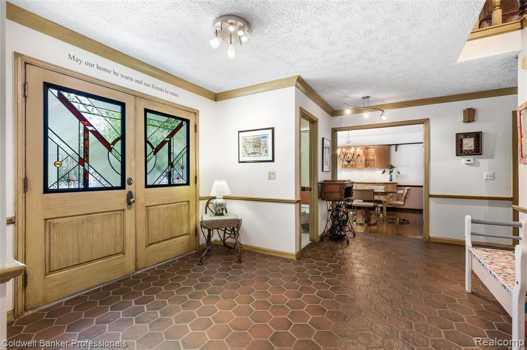 5130 LAKE BLUFF Road, West Bloomfield, MI 48323 — Photo 9