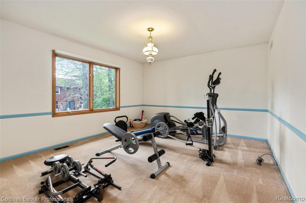 5130 LAKE BLUFF Road, West Bloomfield, MI 48323 — Photo 35