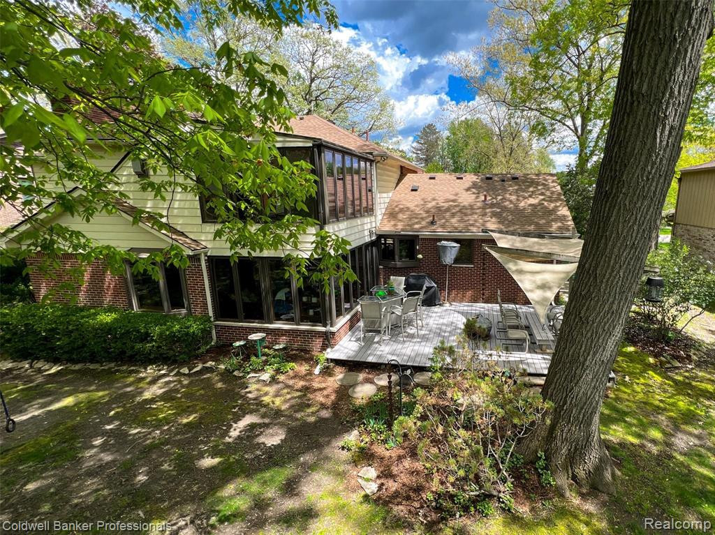5130 LAKE BLUFF Road, West Bloomfield, MI 48323 — Photo 43