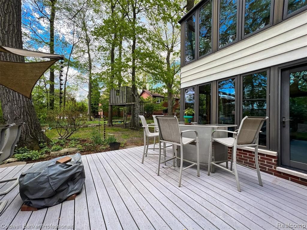5130 LAKE BLUFF Road, West Bloomfield, MI 48323 — Photo 46