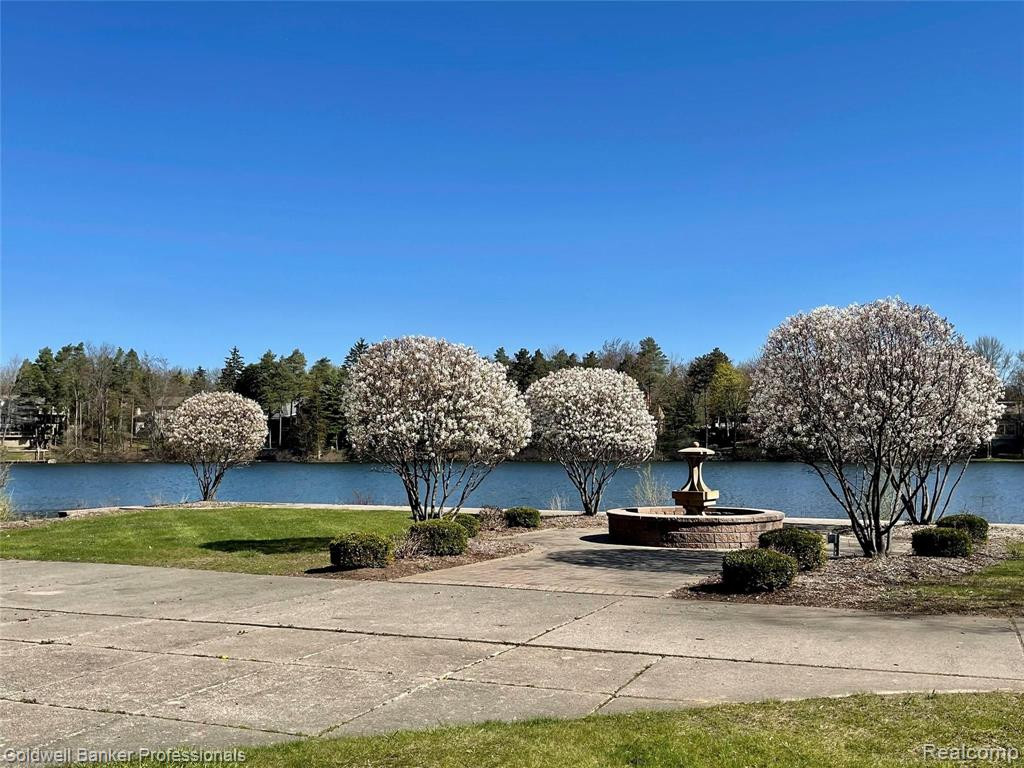 5130 LAKE BLUFF Road, West Bloomfield, MI 48323 — Photo 51