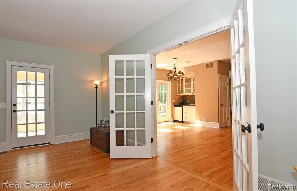 69 S HOLCOMB Road, Clarkston, MI — Photo 17