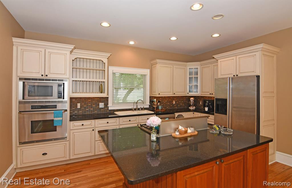 69 S HOLCOMB Road, Clarkston, MI — Photo 22
