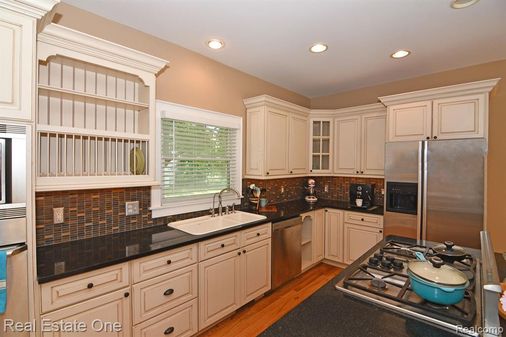 69 S HOLCOMB Road, Clarkston, MI — Photo 23