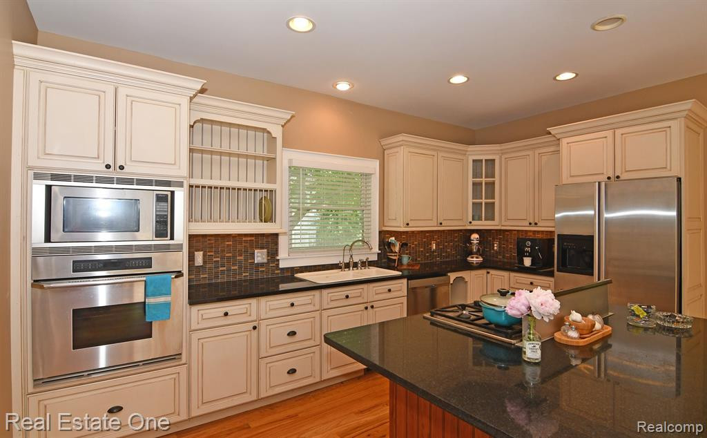 69 S HOLCOMB Road, Clarkston, MI — Photo 26