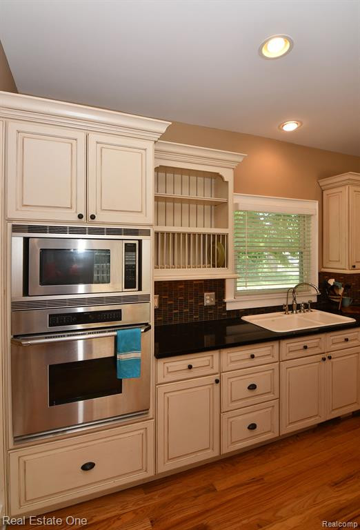 69 S HOLCOMB Road, Clarkston, MI — Photo 27
