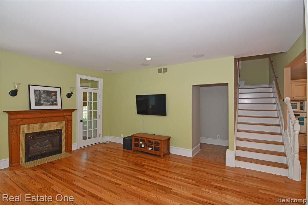 69 S HOLCOMB Road, Clarkston, MI — Photo 30