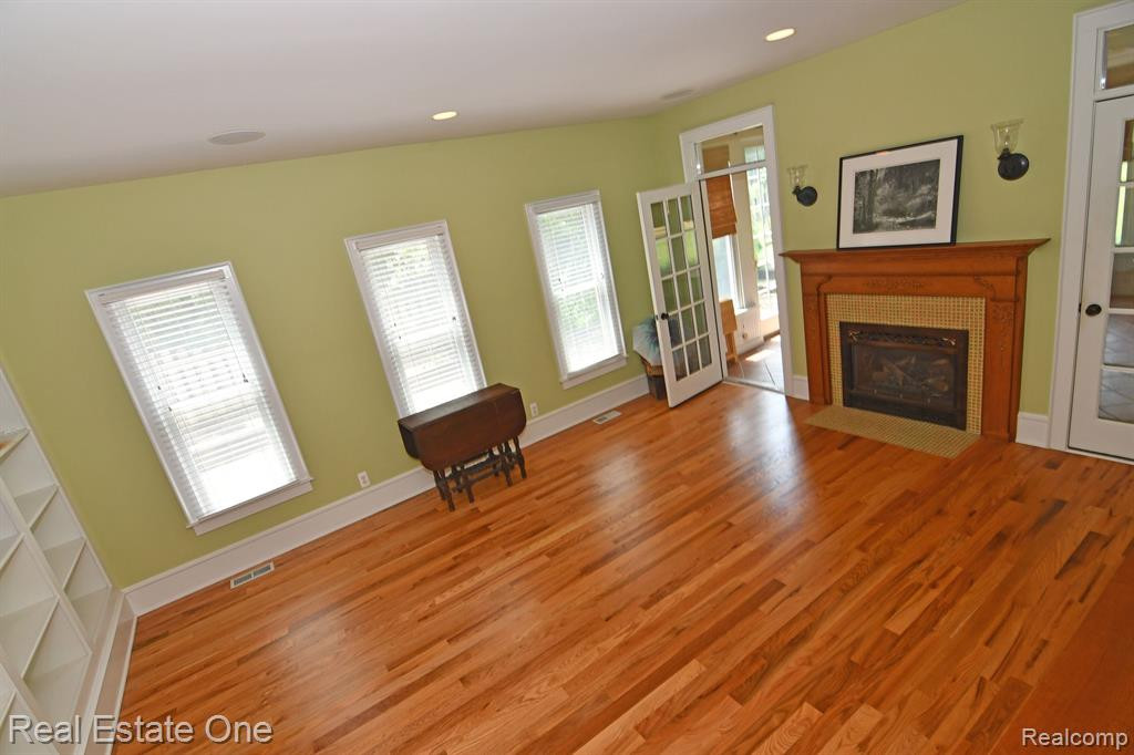 69 S HOLCOMB Road, Clarkston, MI — Photo 31