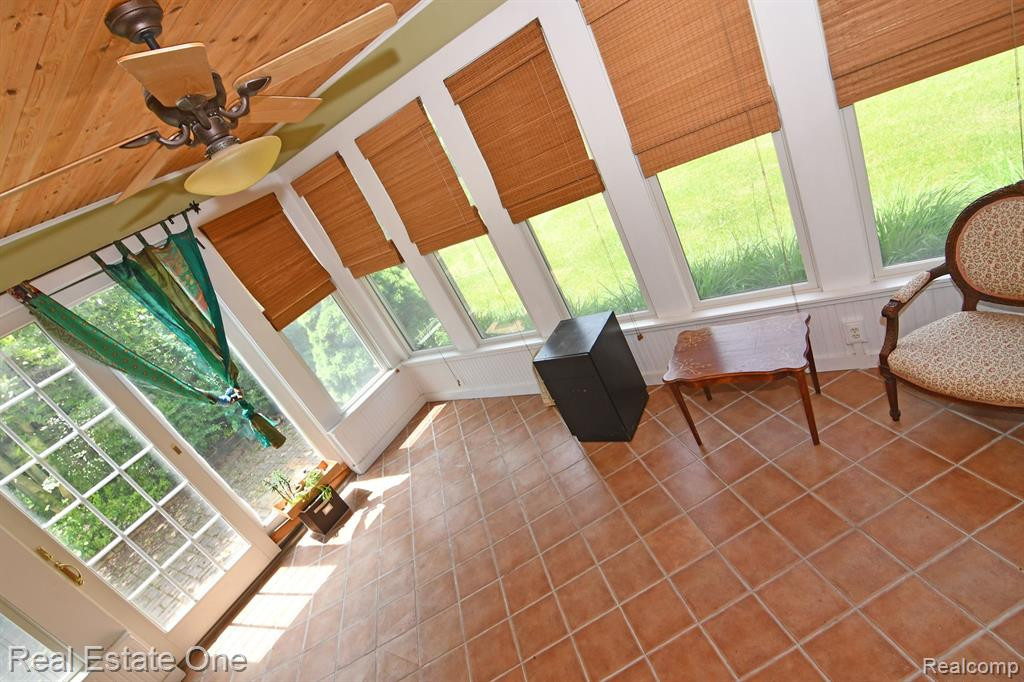 69 S HOLCOMB Road, Clarkston, MI — Photo 36