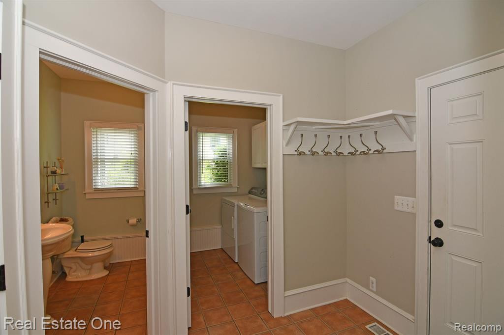 69 S HOLCOMB Road, Clarkston, MI — Photo 37