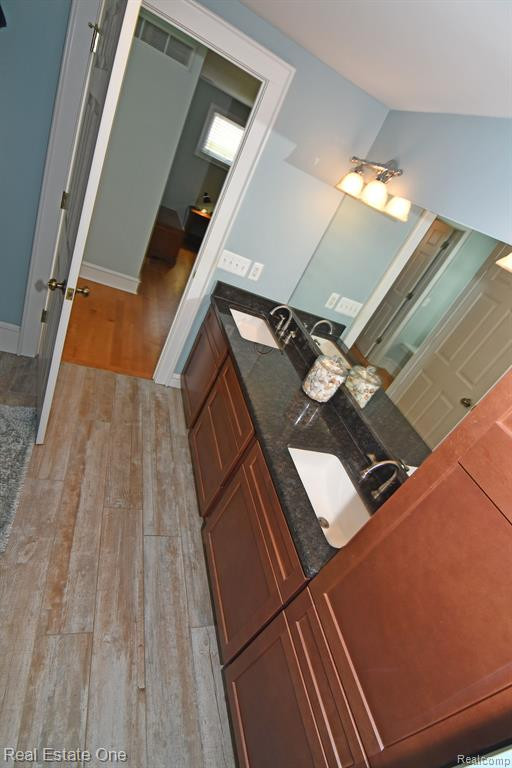 69 S HOLCOMB Road, Clarkston, MI — Photo 46