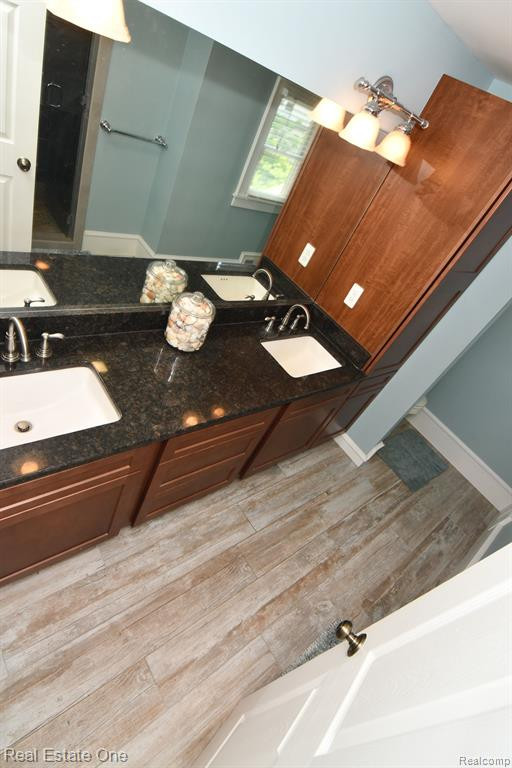 69 S HOLCOMB Road, Clarkston, MI — Photo 48