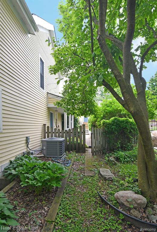 69 S HOLCOMB Road, Clarkston, MI — Photo 59