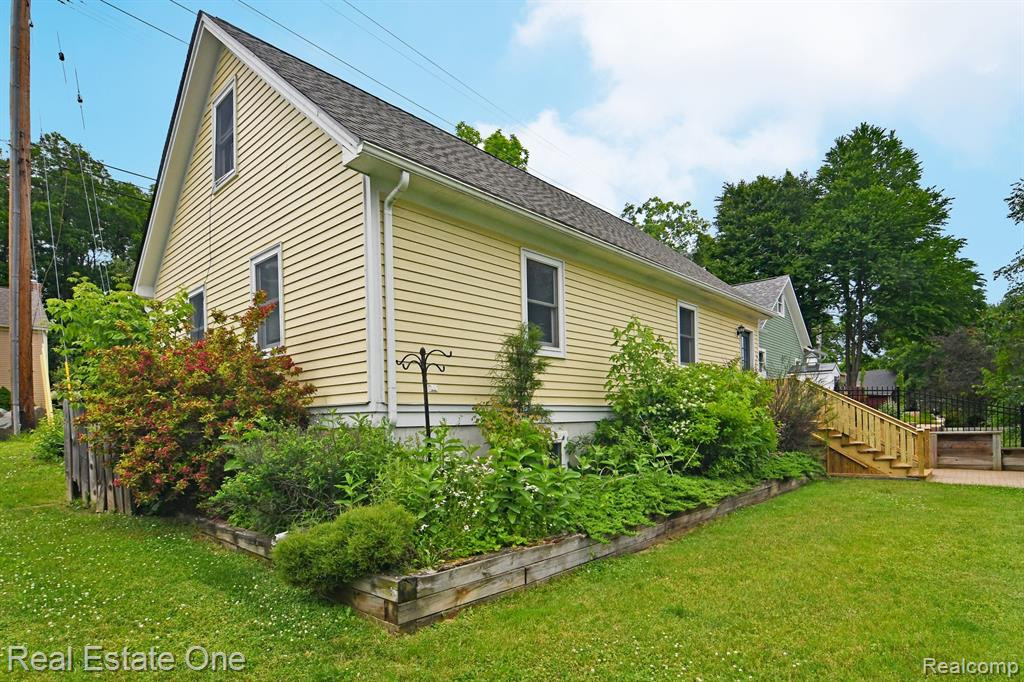 69 S HOLCOMB Road, Clarkston, MI — Photo 62