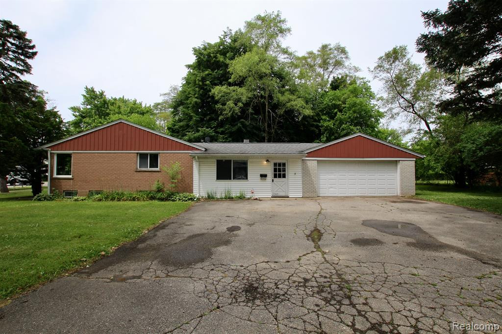 6100 WILLIAMS LAKE Road, Waterford, MI 48329 — Photo 2
