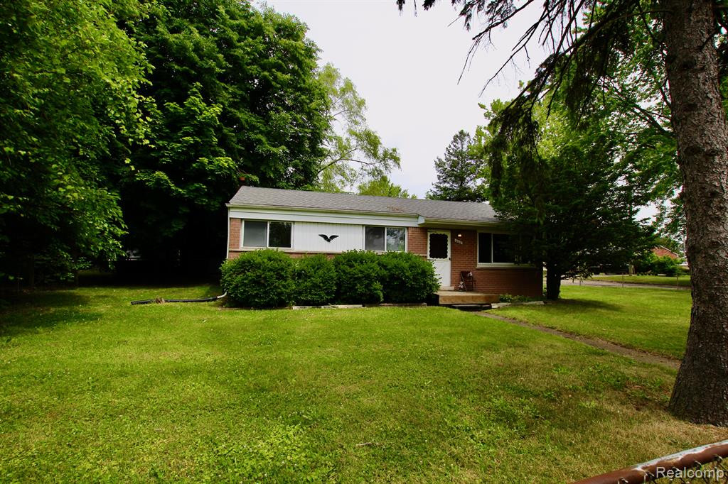 6100 WILLIAMS LAKE Road, Waterford, MI 48329 — Photo 6