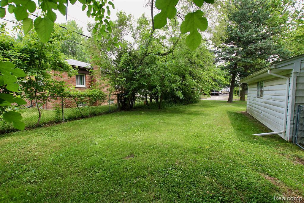 6100 WILLIAMS LAKE Road, Waterford, MI 48329 — Photo 8