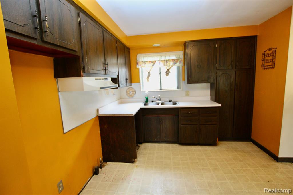 6100 WILLIAMS LAKE Road, Waterford, MI 48329 — Photo 14