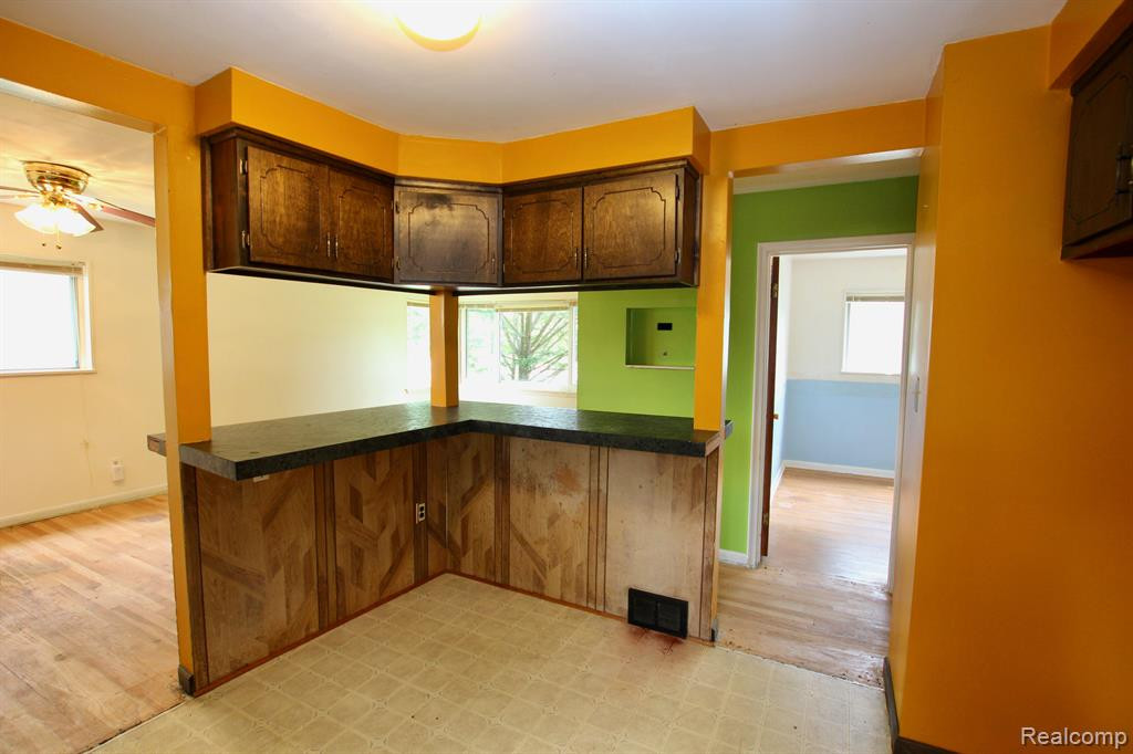 6100 WILLIAMS LAKE Road, Waterford, MI 48329 — Photo 15
