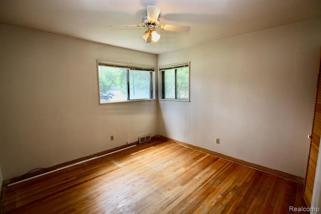 6100 WILLIAMS LAKE Road, Waterford, MI 48329 — Photo 18