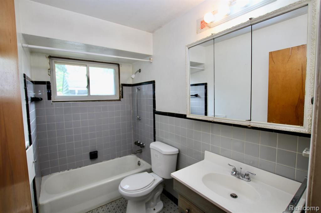 6100 WILLIAMS LAKE Road, Waterford, MI 48329 — Photo 19