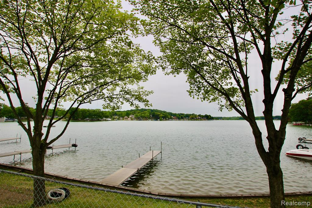 6100 WILLIAMS LAKE Road, Waterford, MI 48329 — Photo 25