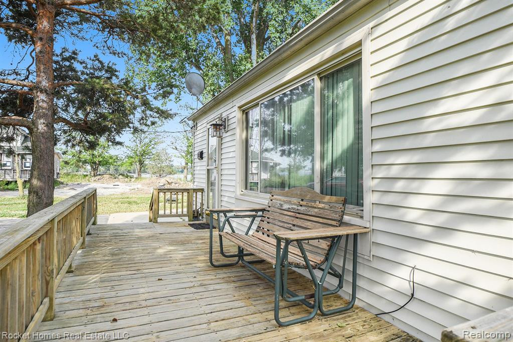 6693 Lakeshore Drive, Newport, MI 48166 — Photo 4