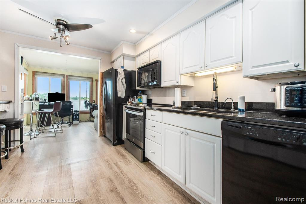 6693 Lakeshore Drive, Newport, MI 48166 — Photo 7