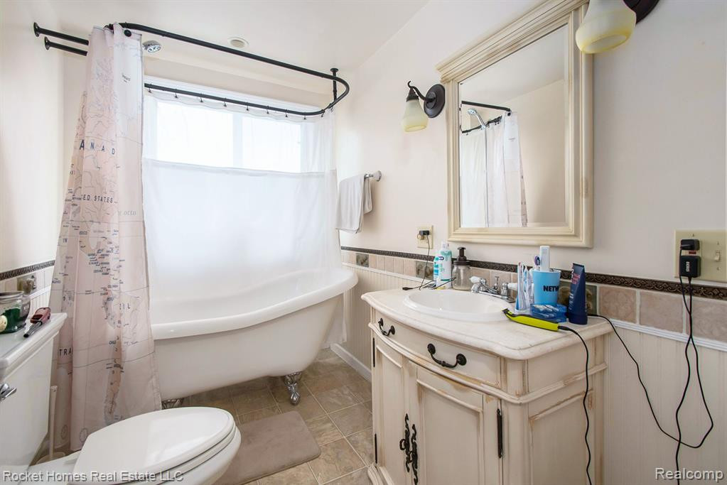 6693 Lakeshore Drive, Newport, MI 48166 — Photo 15