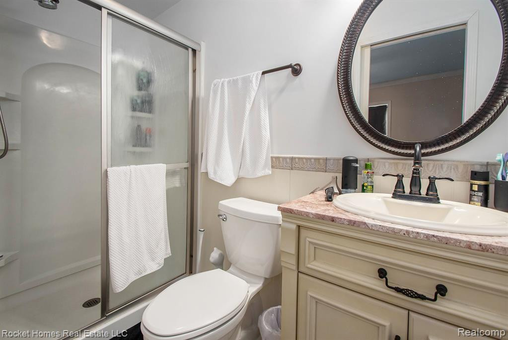 6693 Lakeshore Drive, Newport, MI 48166 — Photo 18