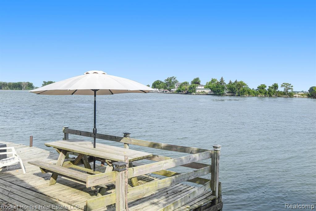 6693 Lakeshore Drive, Newport, MI 48166 — Photo 26