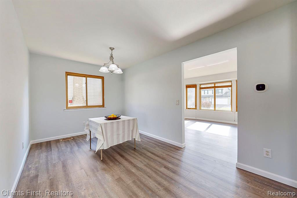 881 QUEENS Way, Canton, MI 48188 — Photo 9