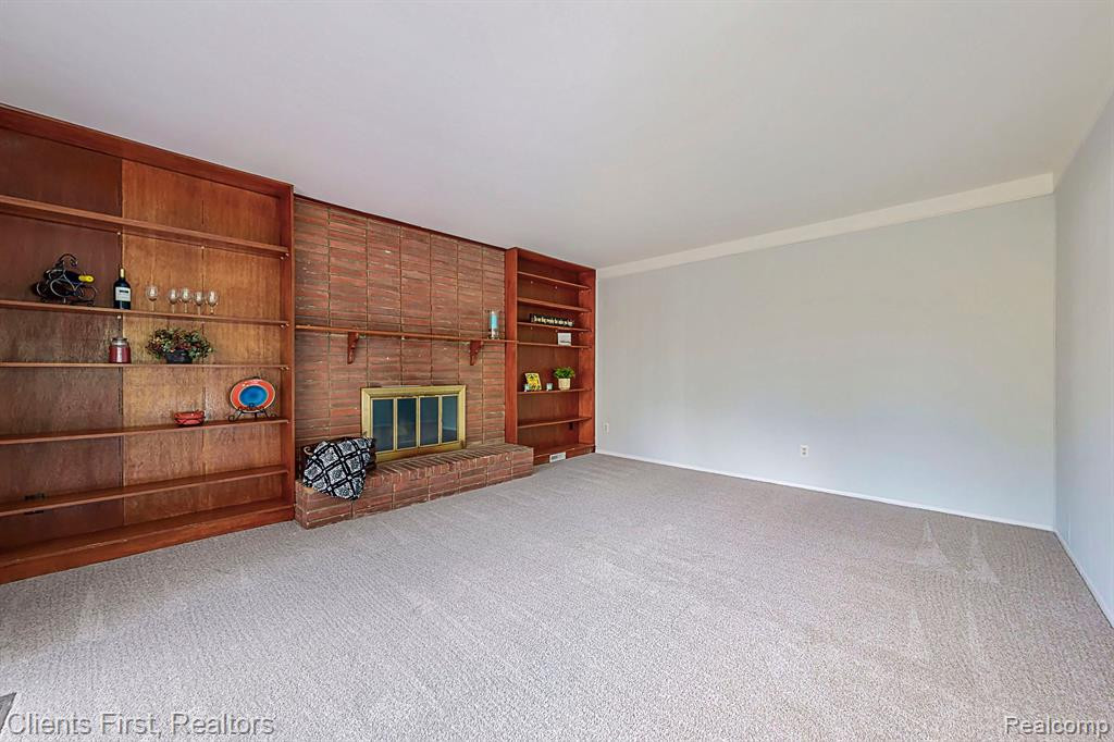 881 QUEENS Way, Canton, MI 48188 — Photo 12
