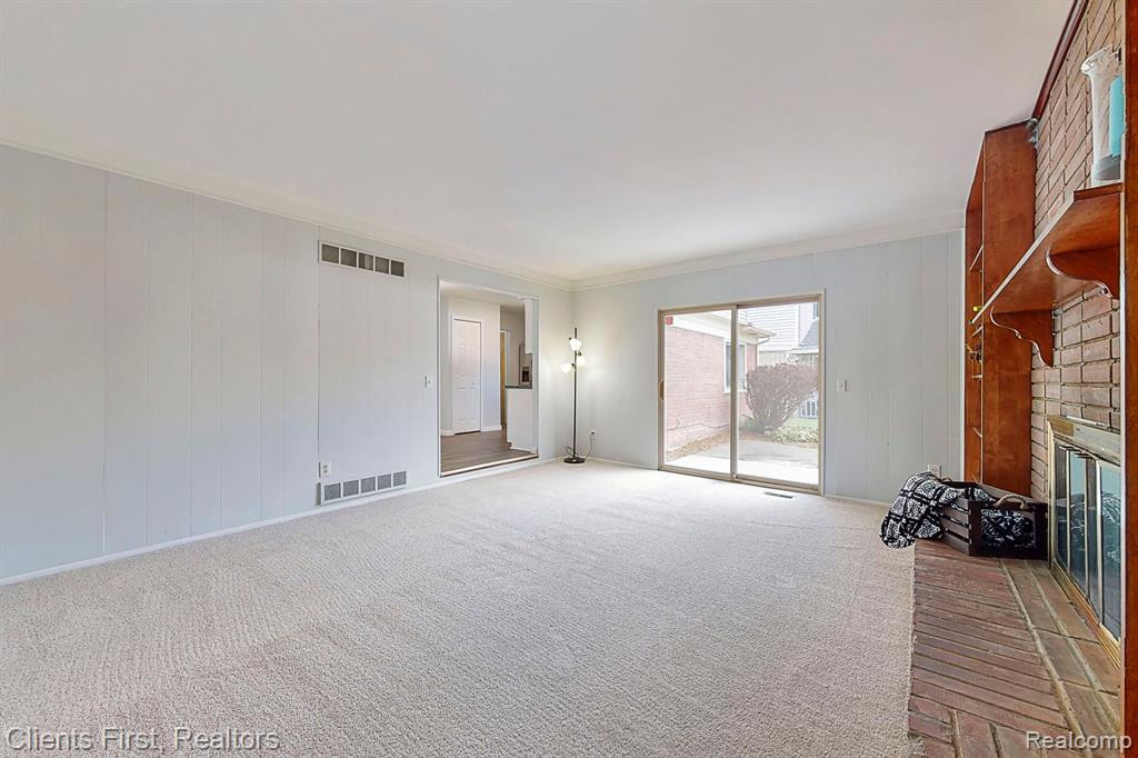 881 QUEENS Way, Canton, MI 48188 — Photo 13