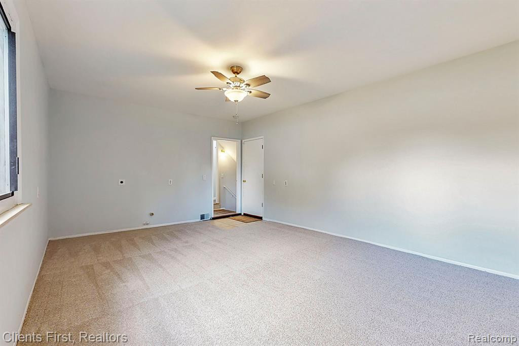 881 QUEENS Way, Canton, MI 48188 — Photo 15