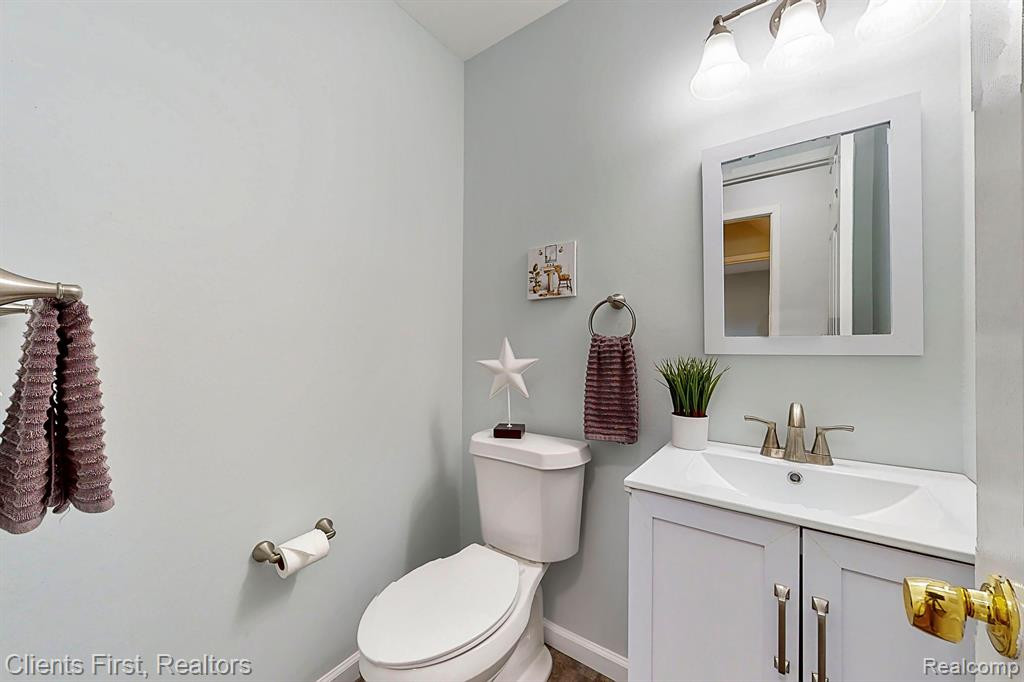 881 QUEENS Way, Canton, MI 48188 — Photo 16