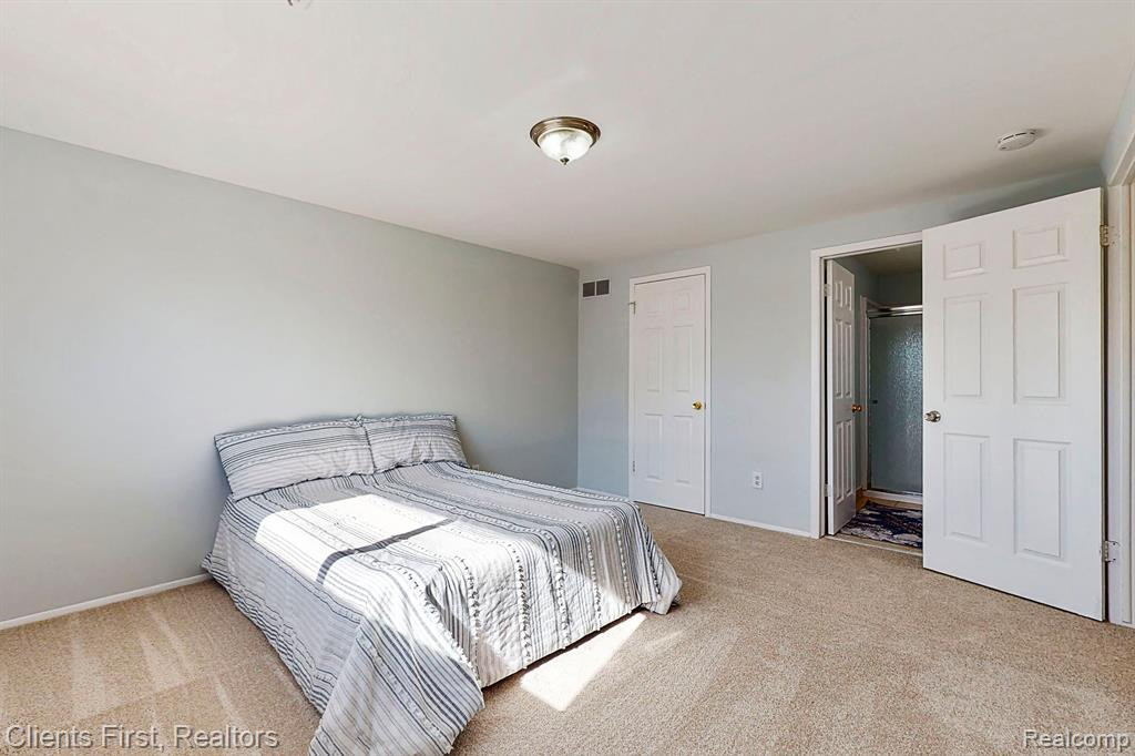881 QUEENS Way, Canton, MI 48188 — Photo 17