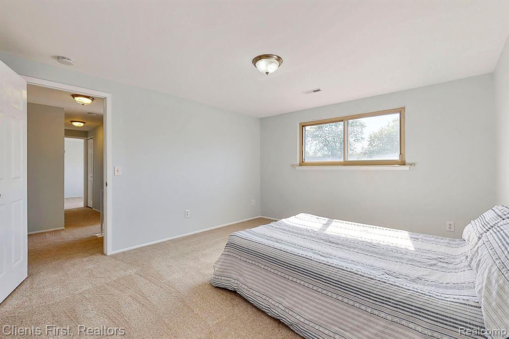 881 QUEENS Way, Canton, MI 48188 — Photo 18