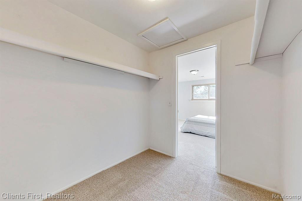 881 QUEENS Way, Canton, MI 48188 — Photo 19