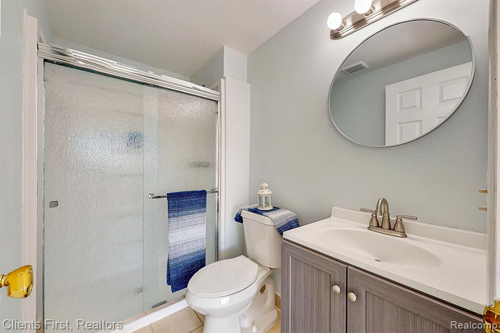881 QUEENS Way, Canton, MI 48188 — Photo 20